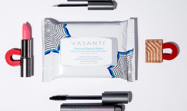 Wipe it all off! No Fuss, No Mess: Make Up Magnet Wipes.